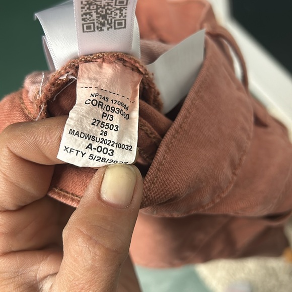 Madewell The Mom Jean - Picture 8 of 8